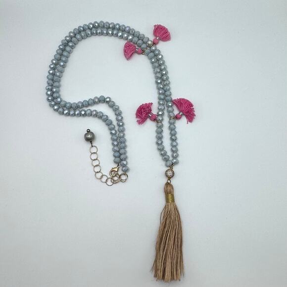 Katyloo Boutique Iridescent Fashion Necklace - Picture 1 of 2